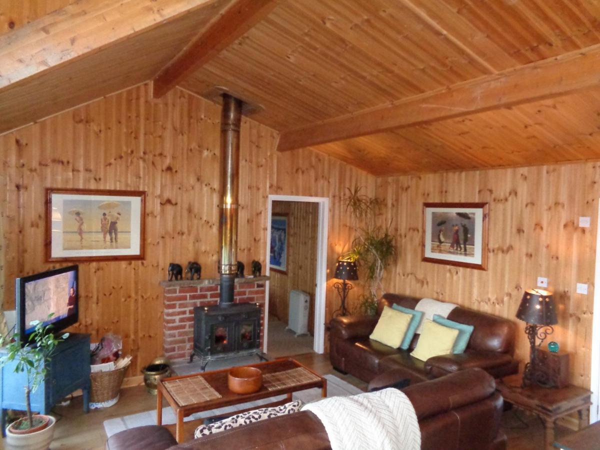 Idyllic Log Cabin Near Stratford Upon Avon エクステリア 写真