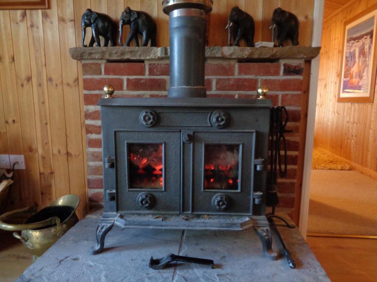 Idyllic Log Cabin Near Stratford Upon Avon エクステリア 写真