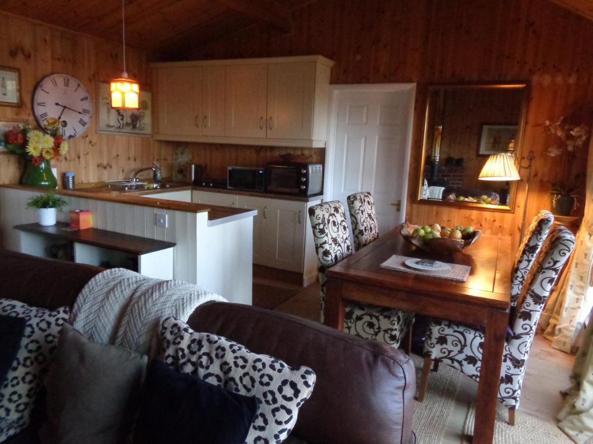 Idyllic Log Cabin Near Stratford Upon Avon エクステリア 写真